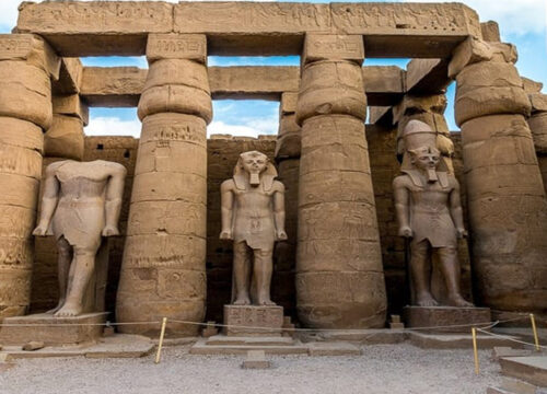 Wat Maakt de Egyptische Architectuur en Monumenten Wereldwijd Uniek?